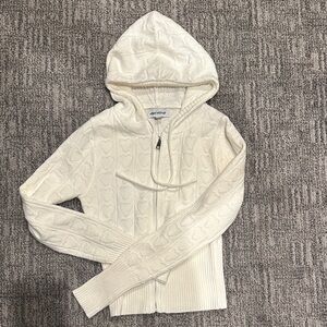 White Heart Patterned Zip-Up Hoodie